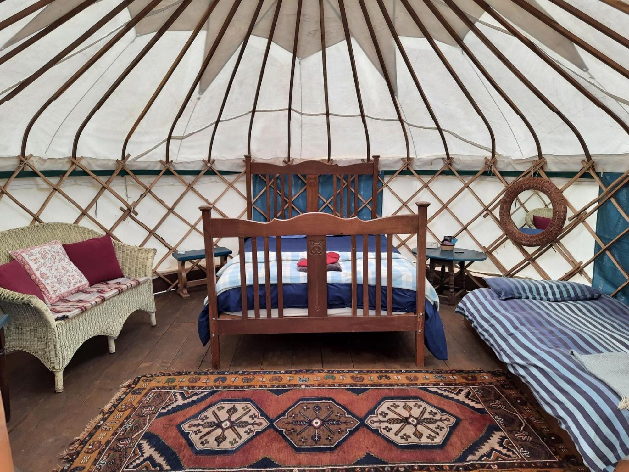Ceridwen Glamping, Double Decker Bus And Yurts Hotel Llandysul Exterior photo