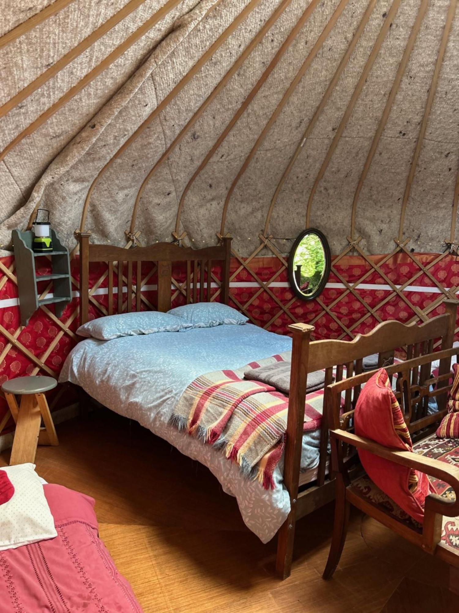 Ceridwen Glamping, Double Decker Bus And Yurts Hotel Llandysul Exterior photo