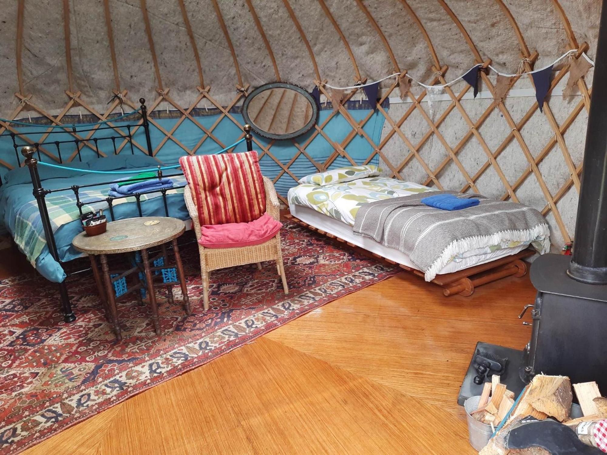Ceridwen Glamping, Double Decker Bus And Yurts Hotel Llandysul Exterior photo