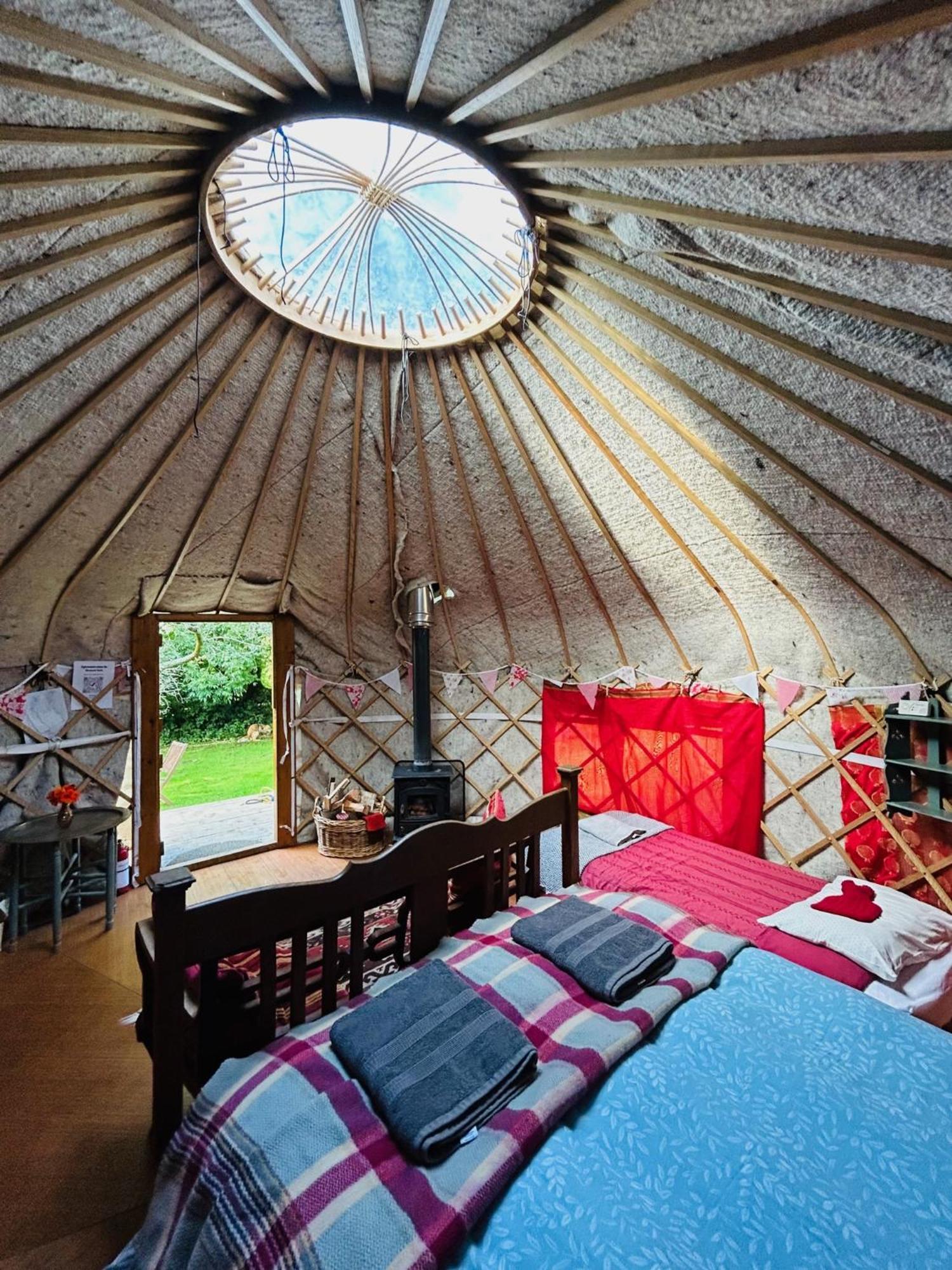 Ceridwen Glamping, Double Decker Bus And Yurts Hotel Llandysul Exterior photo