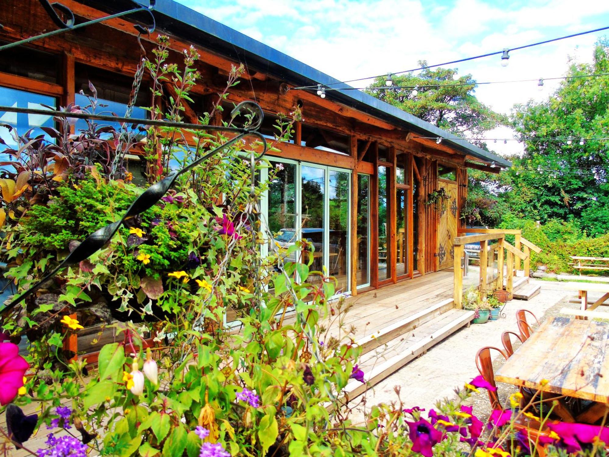 Ceridwen Glamping, Double Decker Bus And Yurts Hotel Llandysul Exterior photo