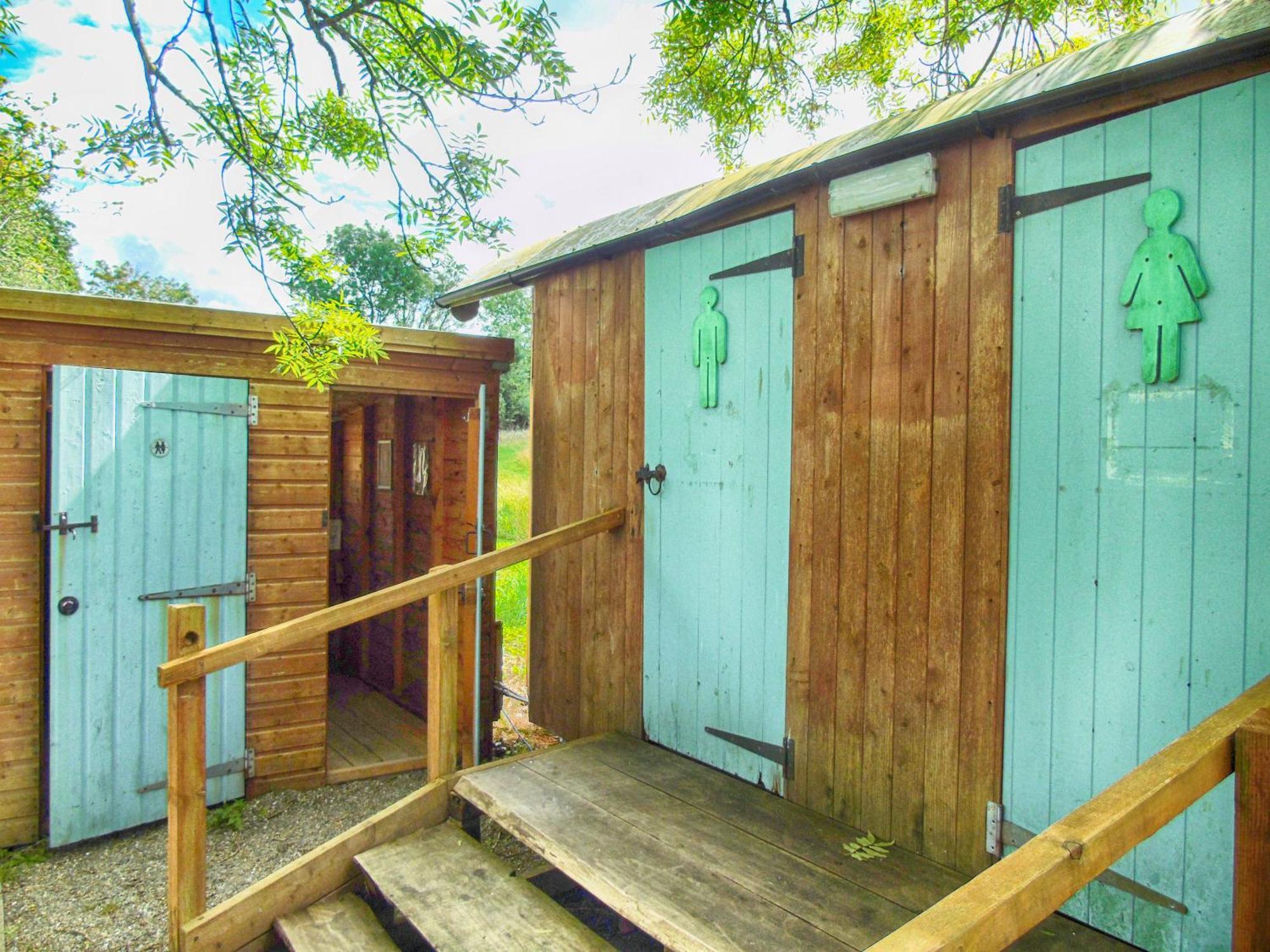 Ceridwen Glamping, Double Decker Bus And Yurts Hotel Llandysul Exterior photo