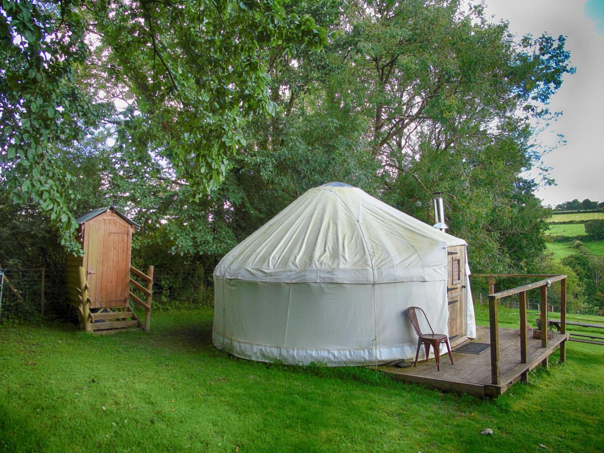 Ceridwen Glamping, Double Decker Bus And Yurts Hotel Llandysul Exterior photo