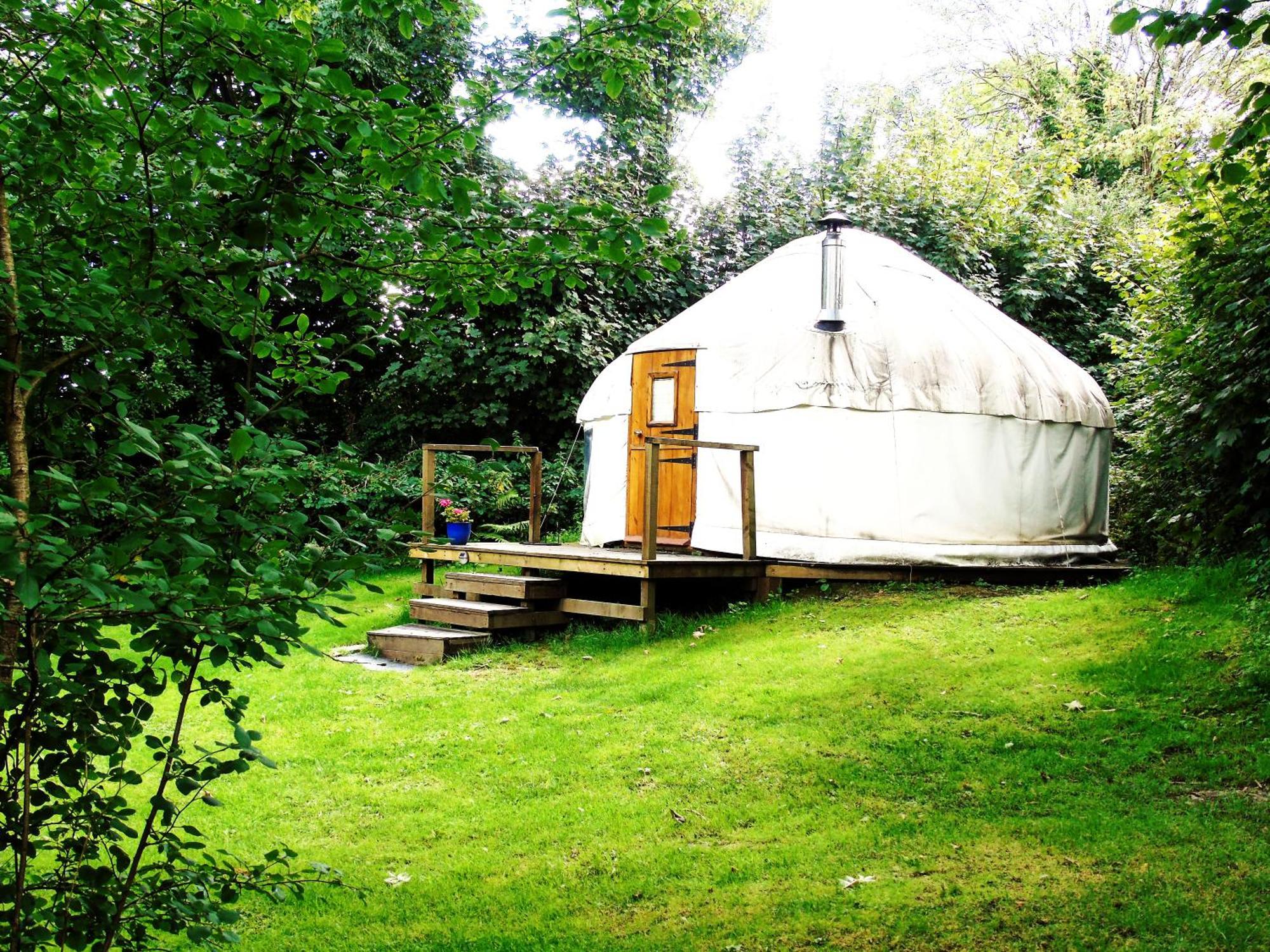 Ceridwen Glamping, Double Decker Bus And Yurts Hotel Llandysul Exterior photo