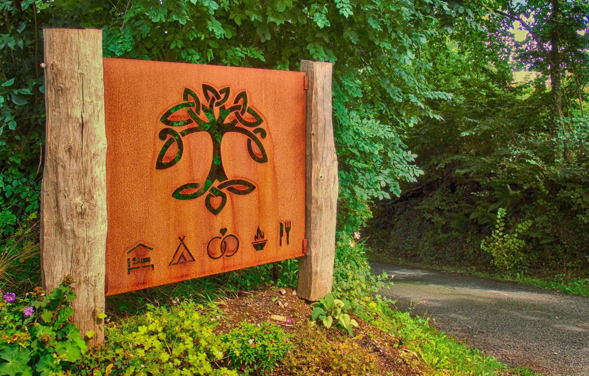 Ceridwen Glamping, Double Decker Bus And Yurts Hotel Llandysul Exterior photo
