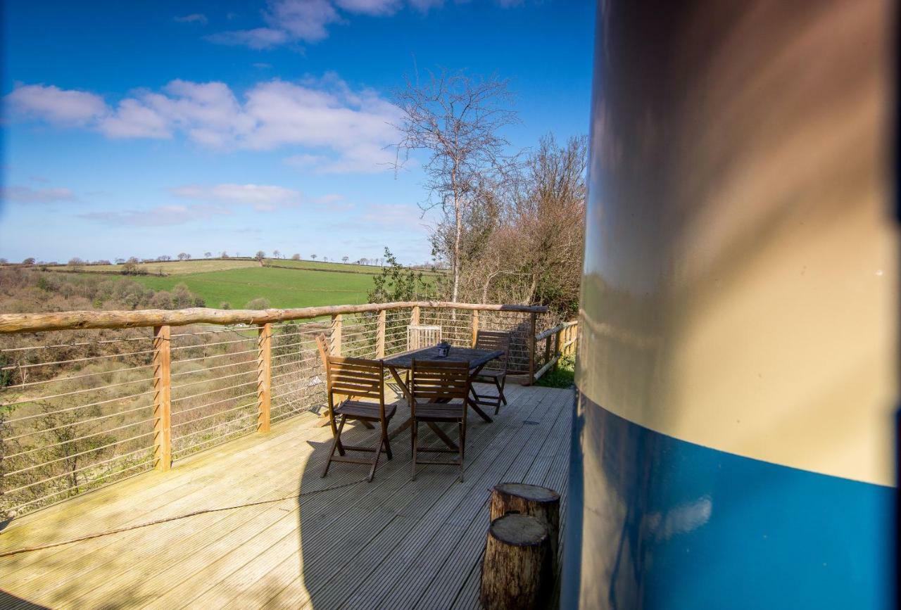 Ceridwen Glamping, Double Decker Bus And Yurts Hotel Llandysul Exterior photo